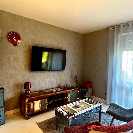 Wczasowa Z Tarasem/ogrodkiem Apartment